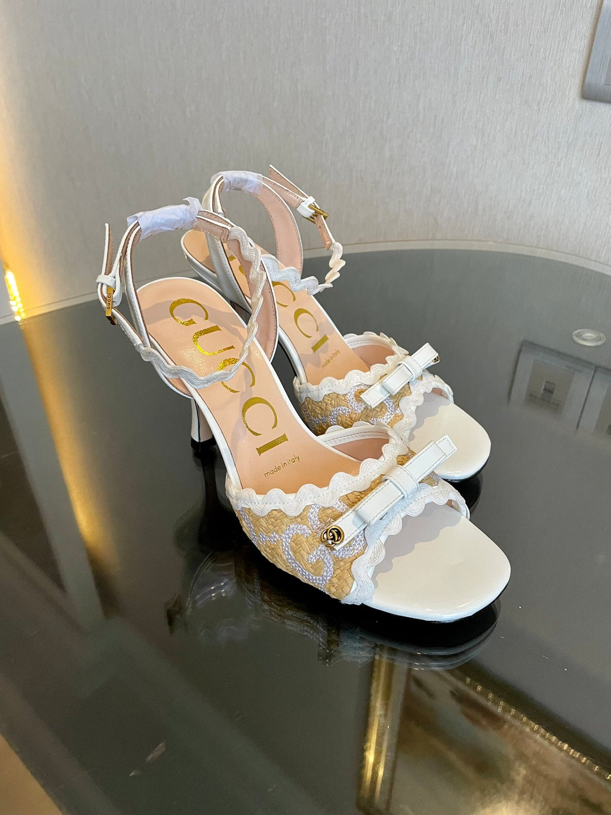 GG Kertu Heel Sandals 8cm Beige White Raffia Leather 695684