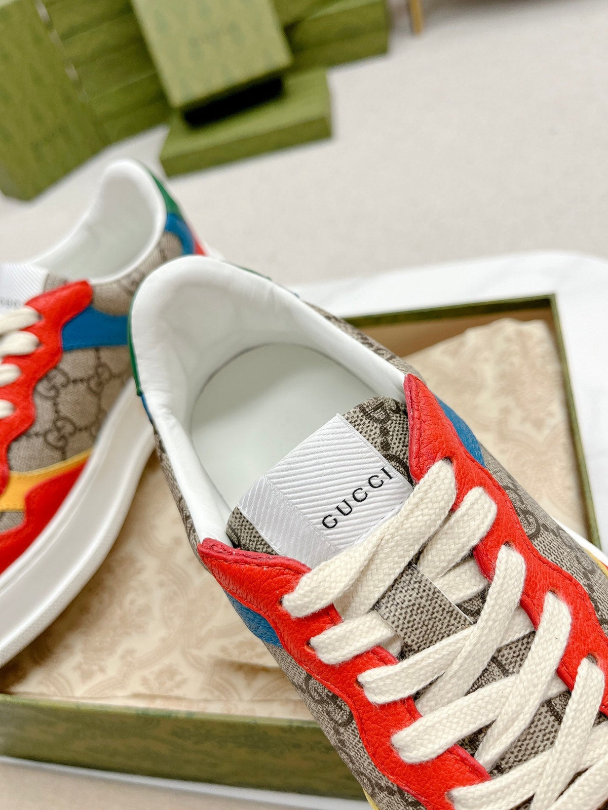 GG TRAINER LIGHT BROWN AND CANDY CALFSKIN