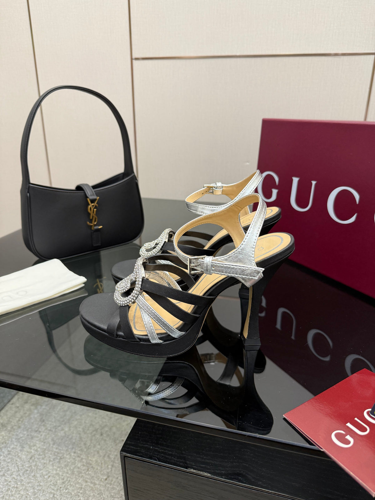 GG Pump 10.5cm With Crystal Interlocking G Black Sliver Leather