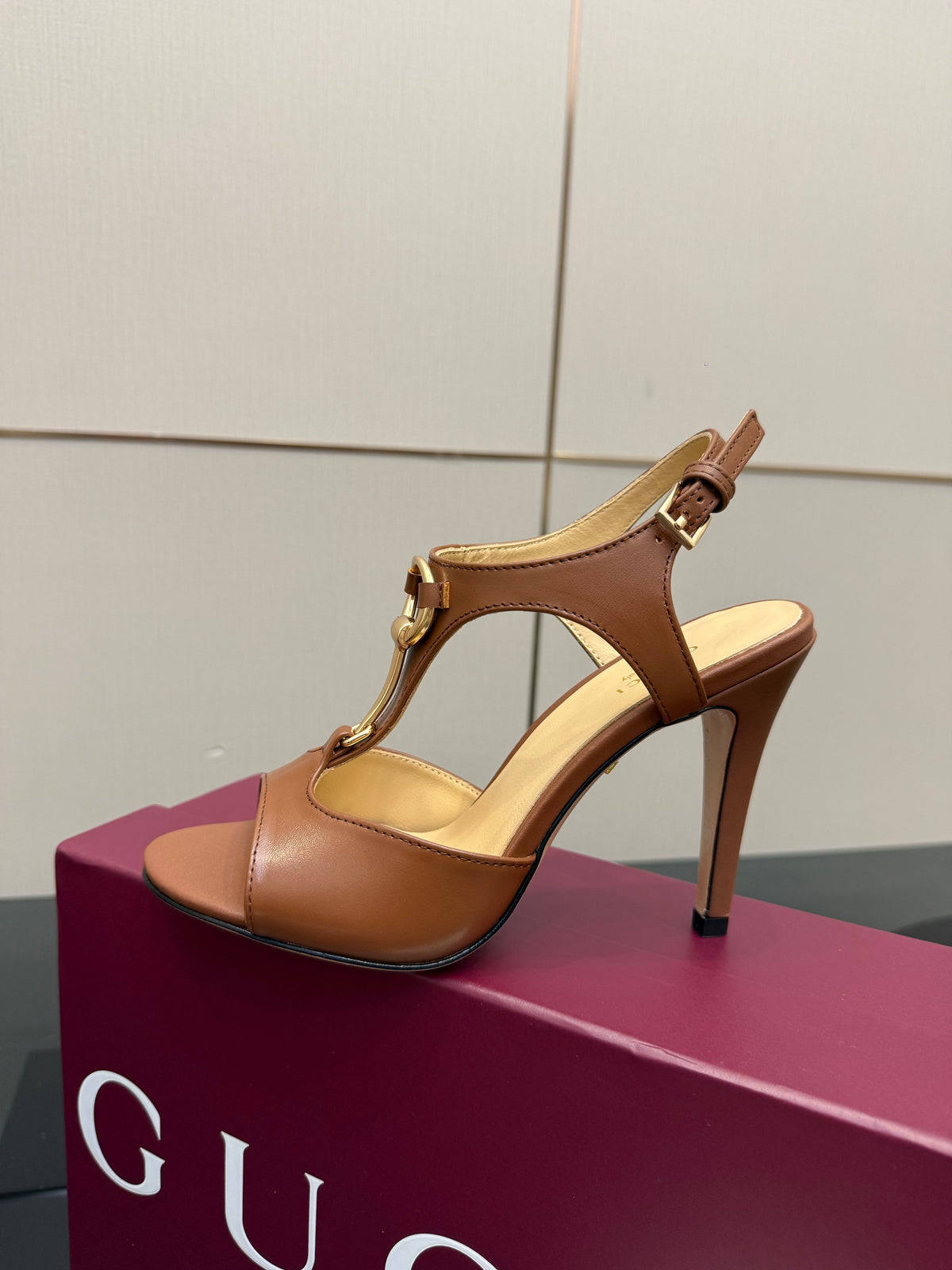 GG G-Buckle High-Heeled Sandals 10.5cm Brown Cowhide 725308