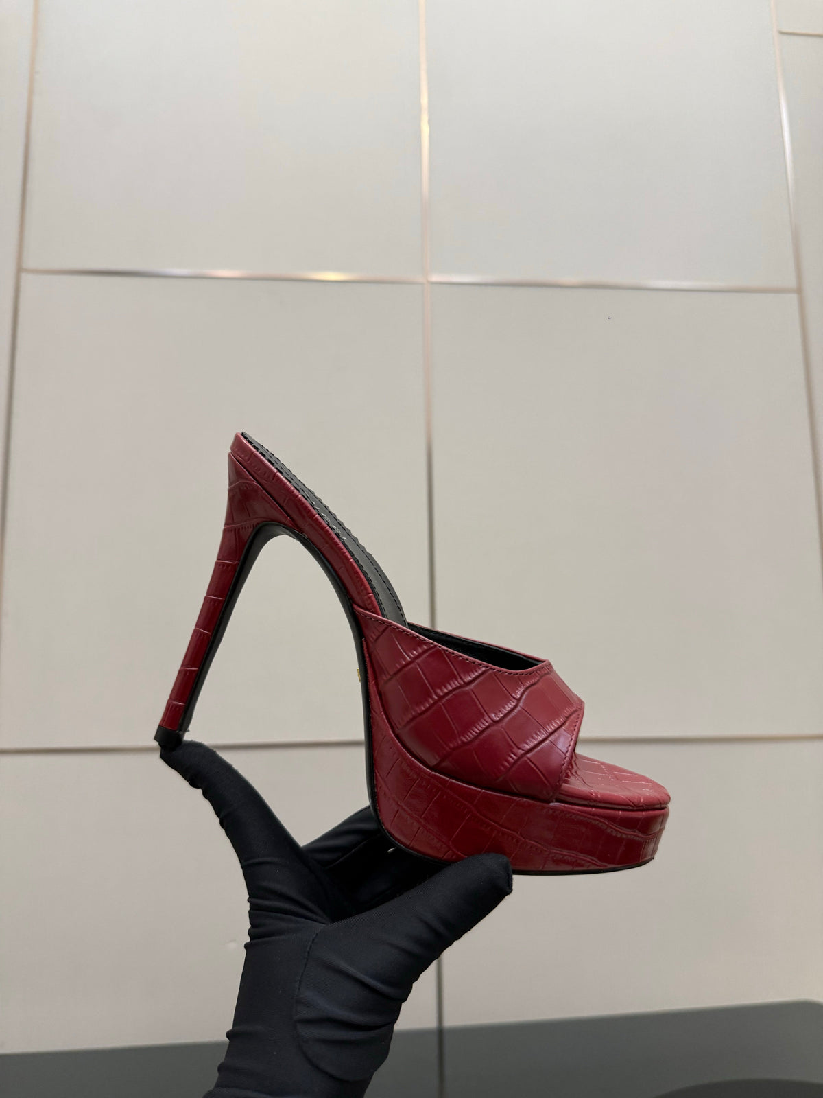 GG 26s Sandal 12cm Burgundy Embossed Leather 828215