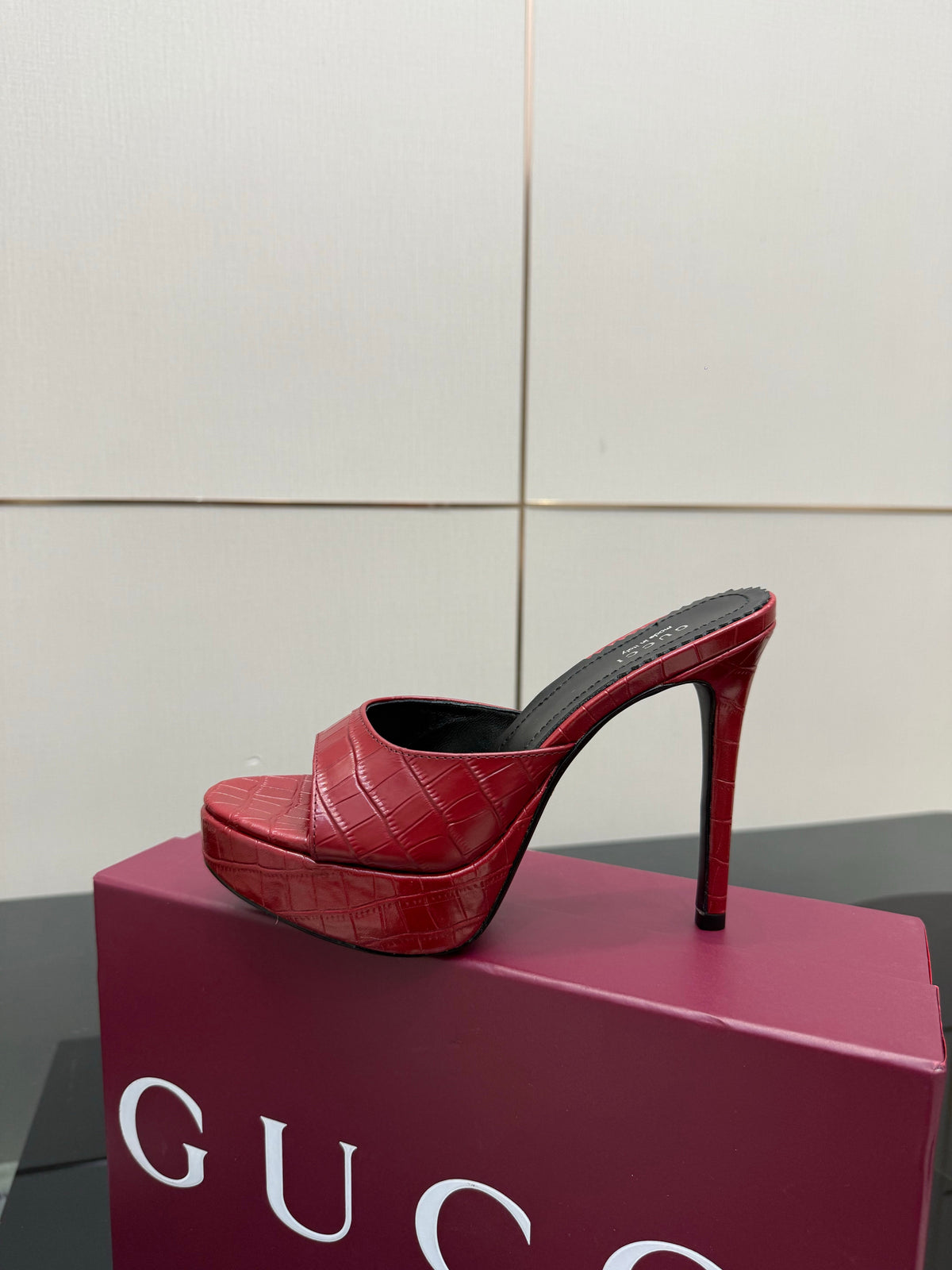 GG 26s Sandal 12cm Burgundy Embossed Leather 828215