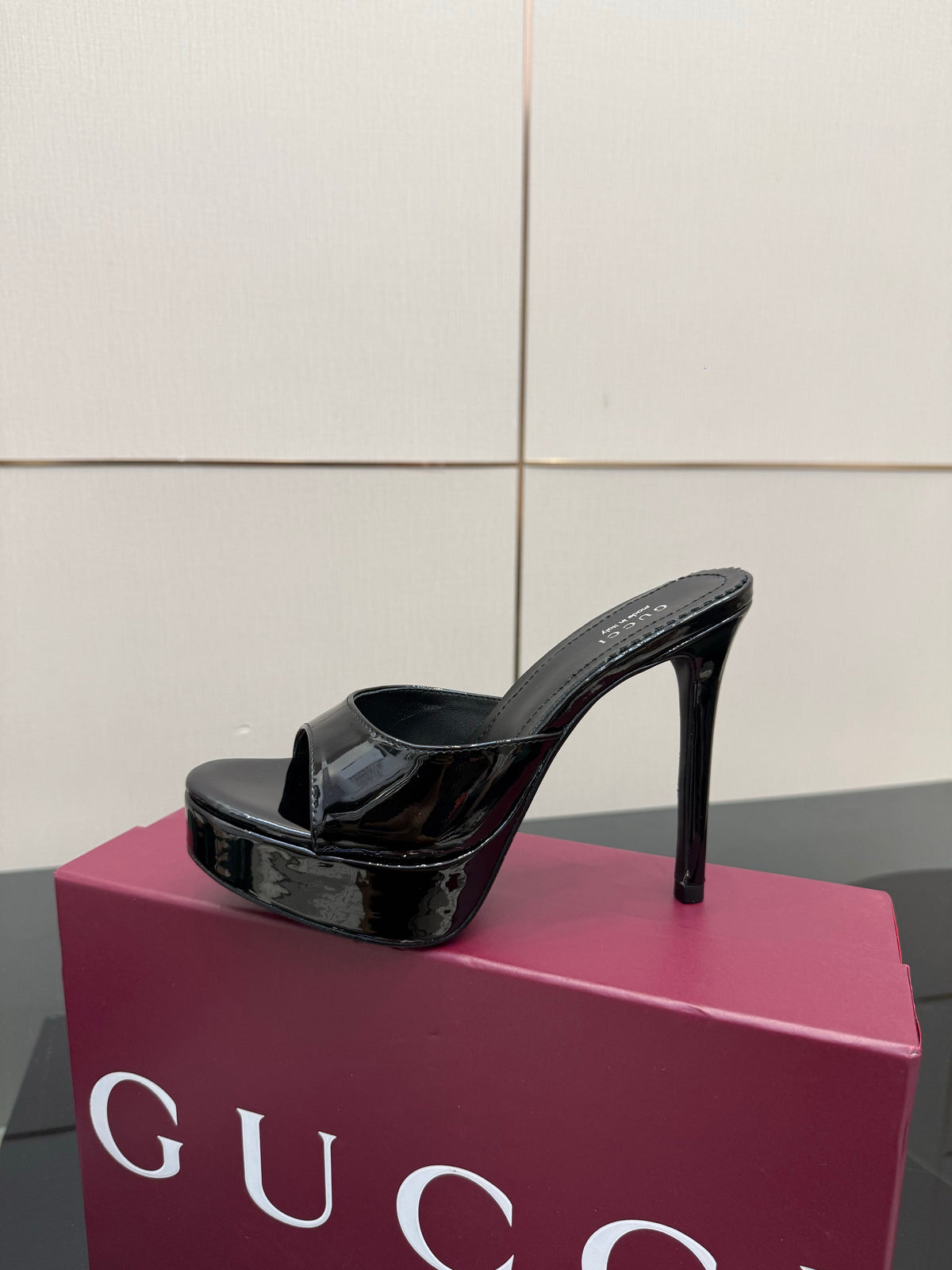 GG 26s Sandal 12cm Black Patent Leather 828219