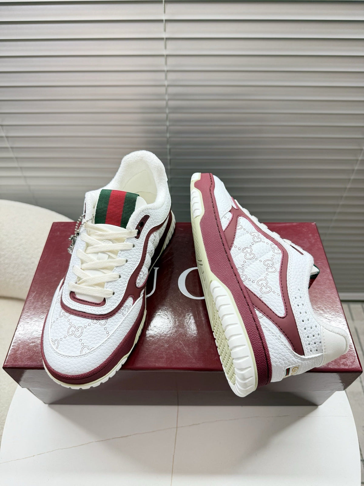 Gucci 26s Mac80 Sneaker In White And Red Leather