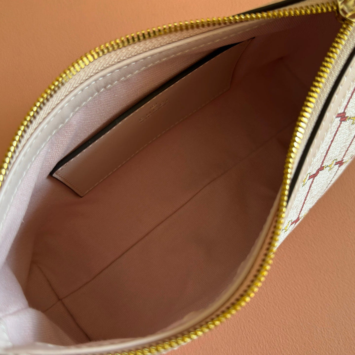 GG Emblem Small Shoulder Bag 22cm Red Pink GG Fabric