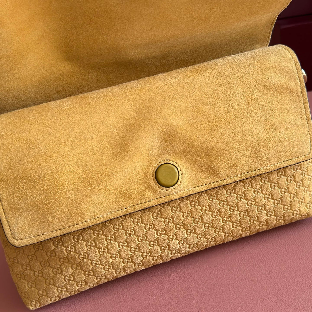 GG Medium Shoulder Bag With Chain Yellow GG Suede