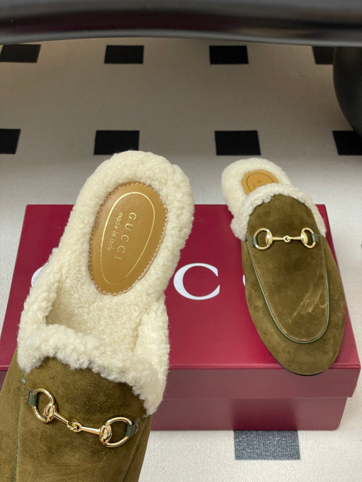 GG horsebit flat mules olive green suede and wool 534707