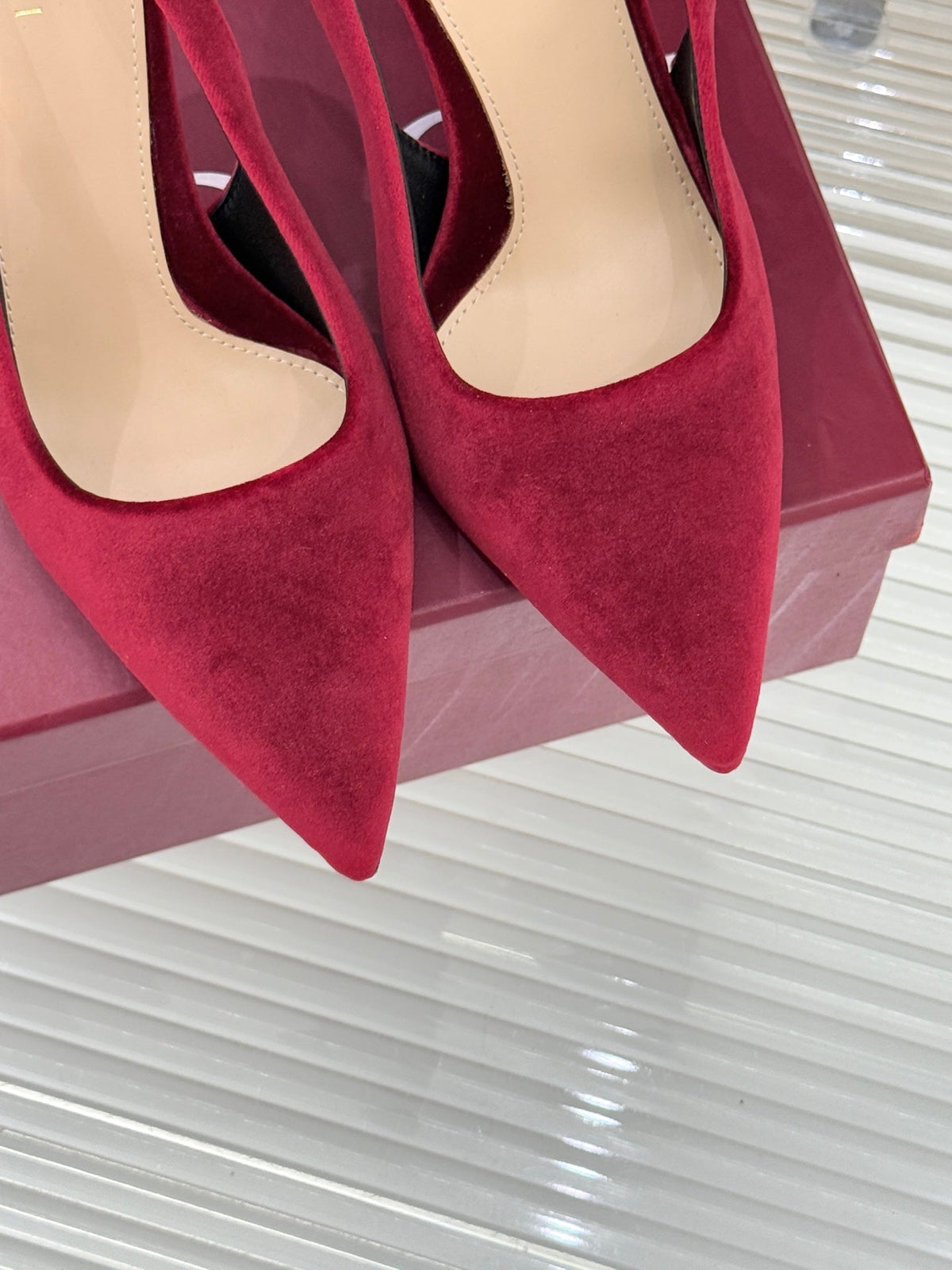GG 26 Signoria Slingback Pumps 10.5cm Deep Wine Red Suede 632525