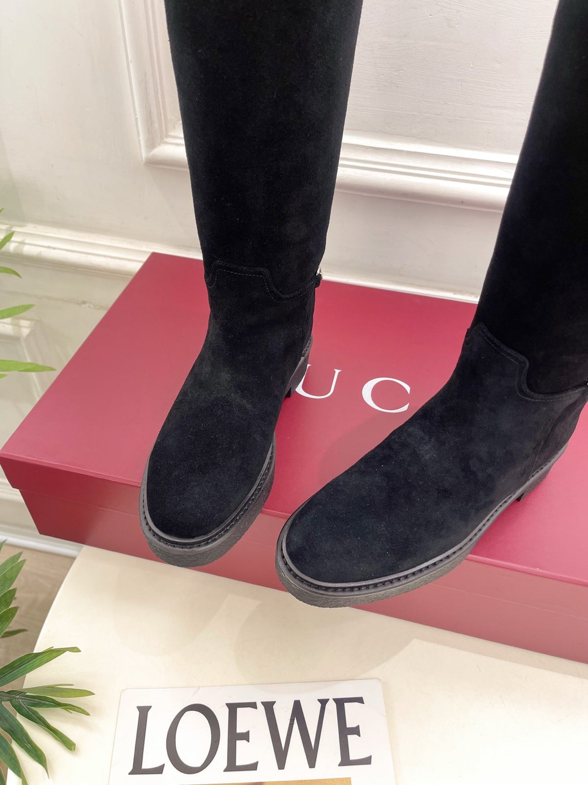 Gucci 25𝐬𝐬 hight boots black suede 435368