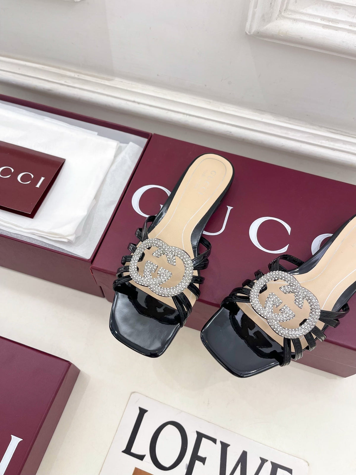 GG 26 Flat Sandals Black Patent Leather 587089