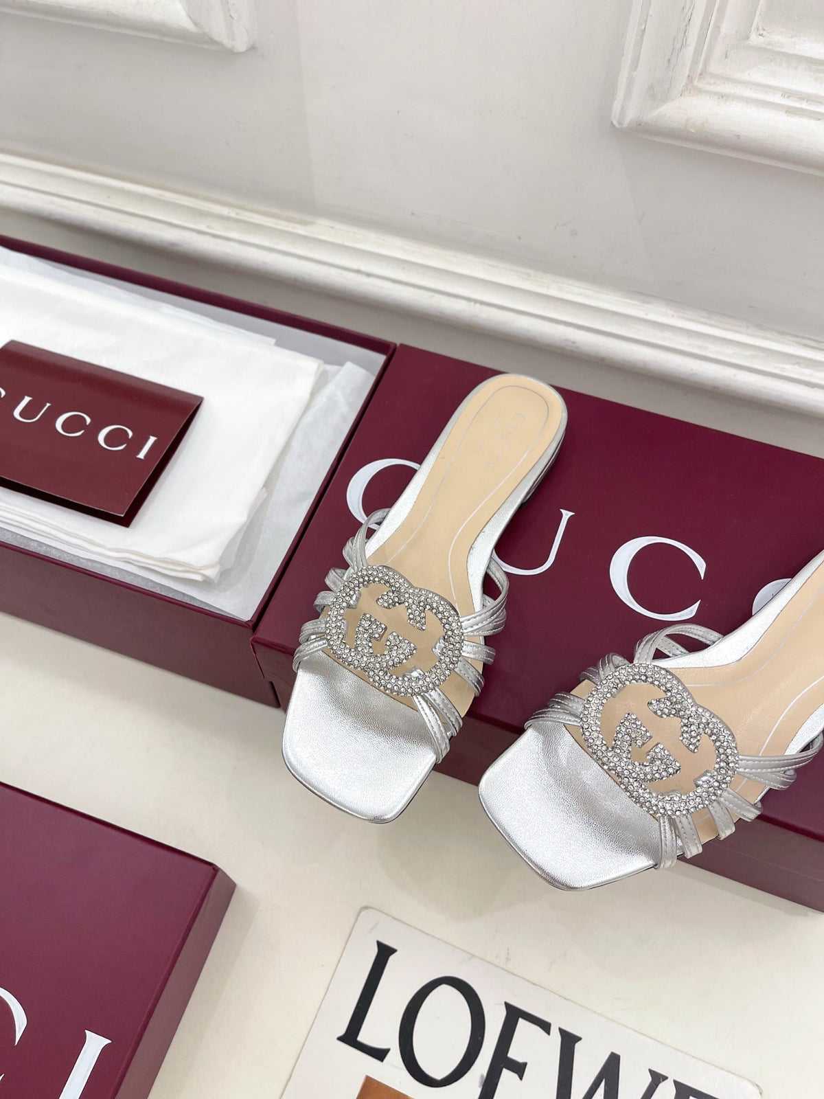 GG 26 Flat Sandals Sliver Metallic Leather 587091